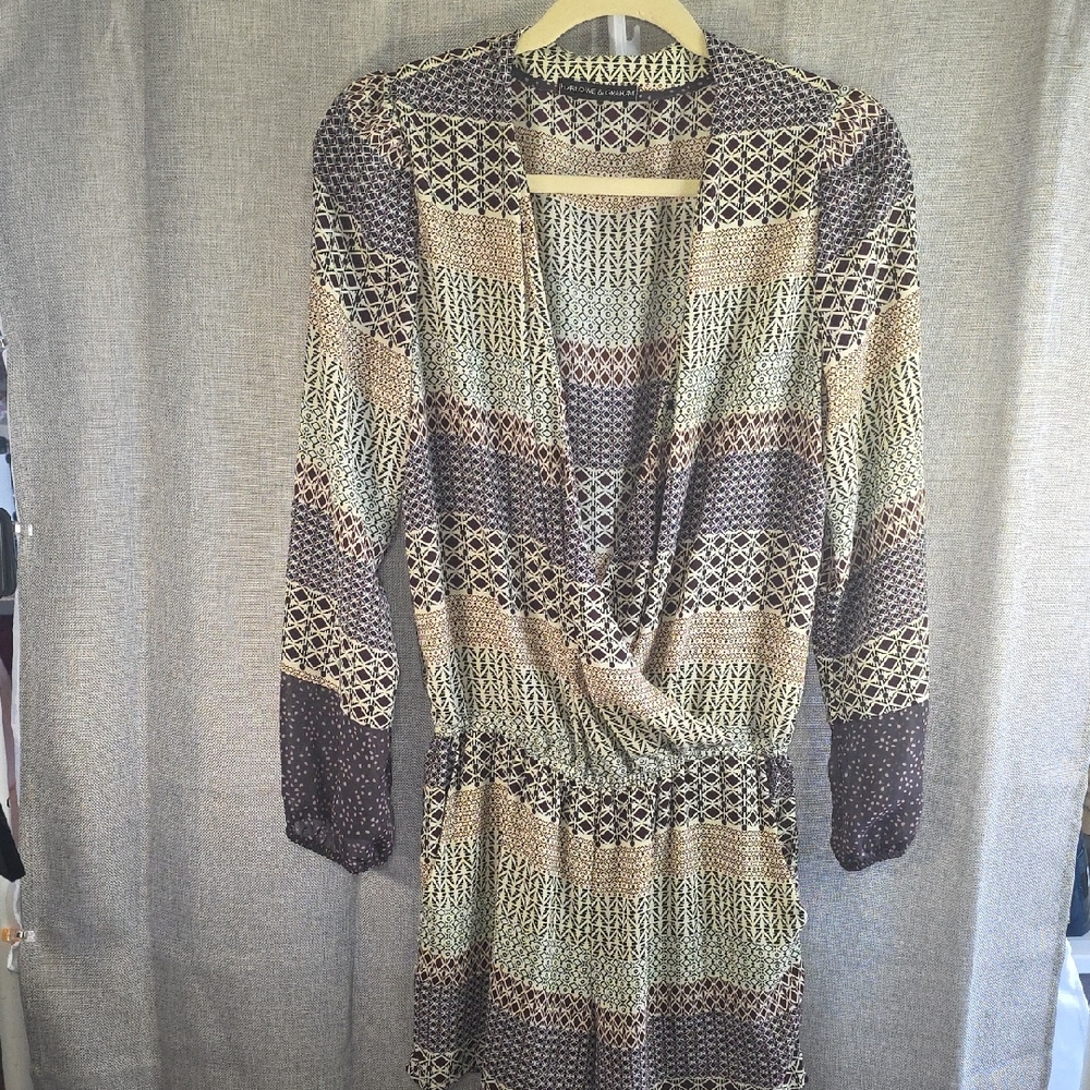Harlowe & Graham Patterned Long Sleeve Romper Women's sz M H3-CL2025272